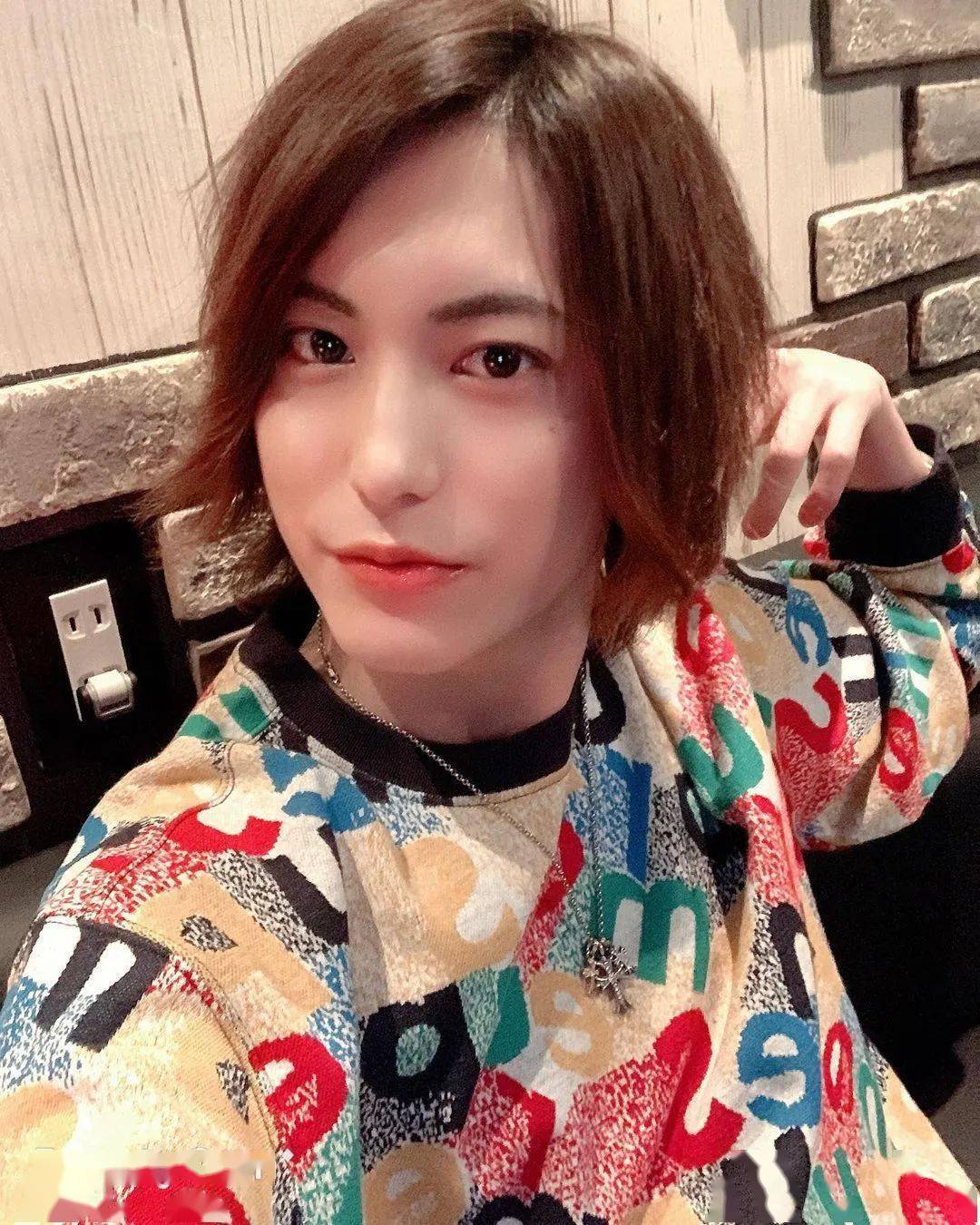 日本最強軟飯男，同時被15個富婆包養：月入百萬，很累的
