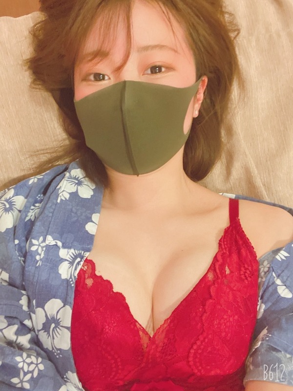 月入 400 萬！日本情侶全職做 Pornhuber