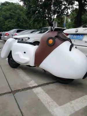 可愛到犯規的 Snoopy 電動車、行李箱，你見過嗎？