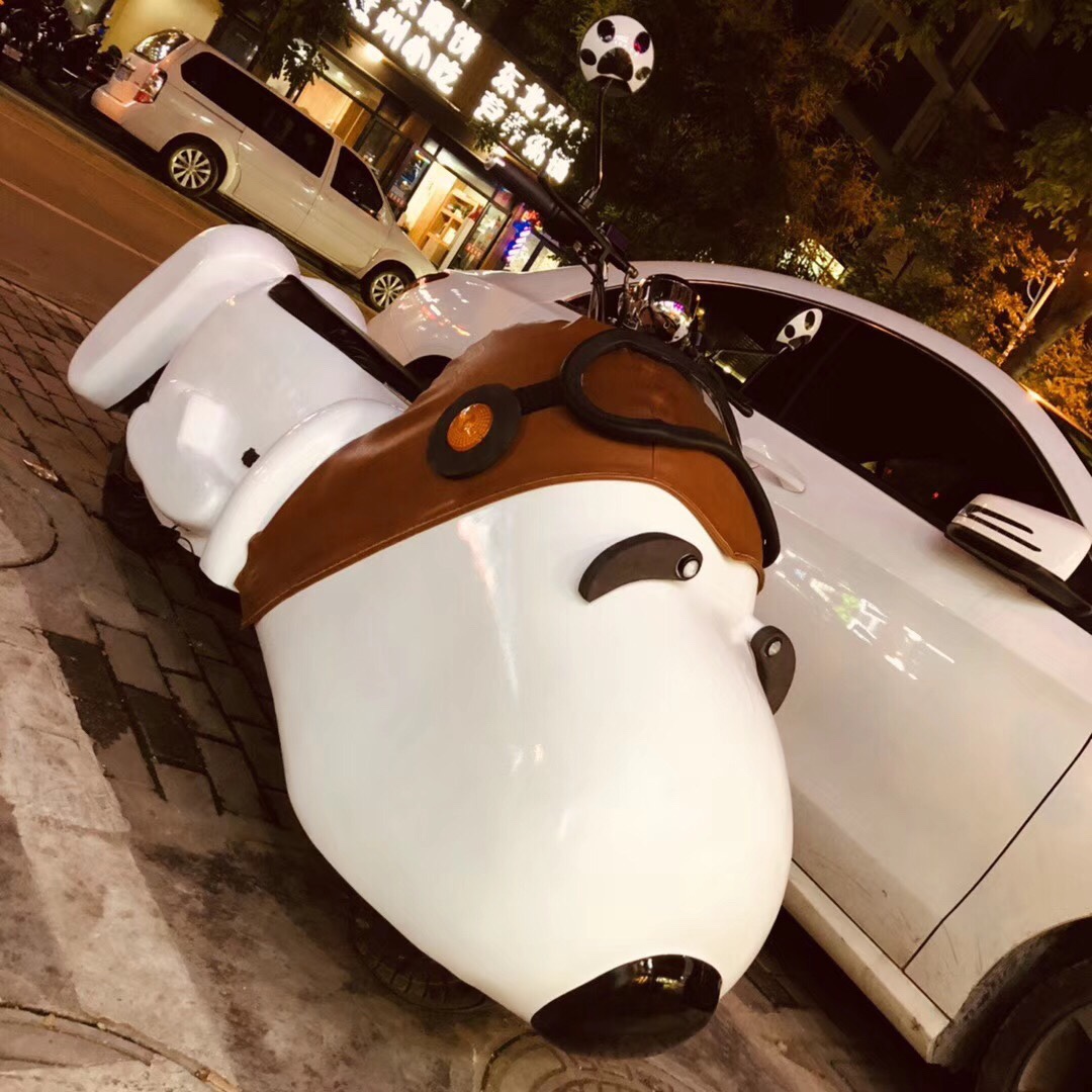 可愛到犯規的 Snoopy 電動車、行李箱，你見過嗎？