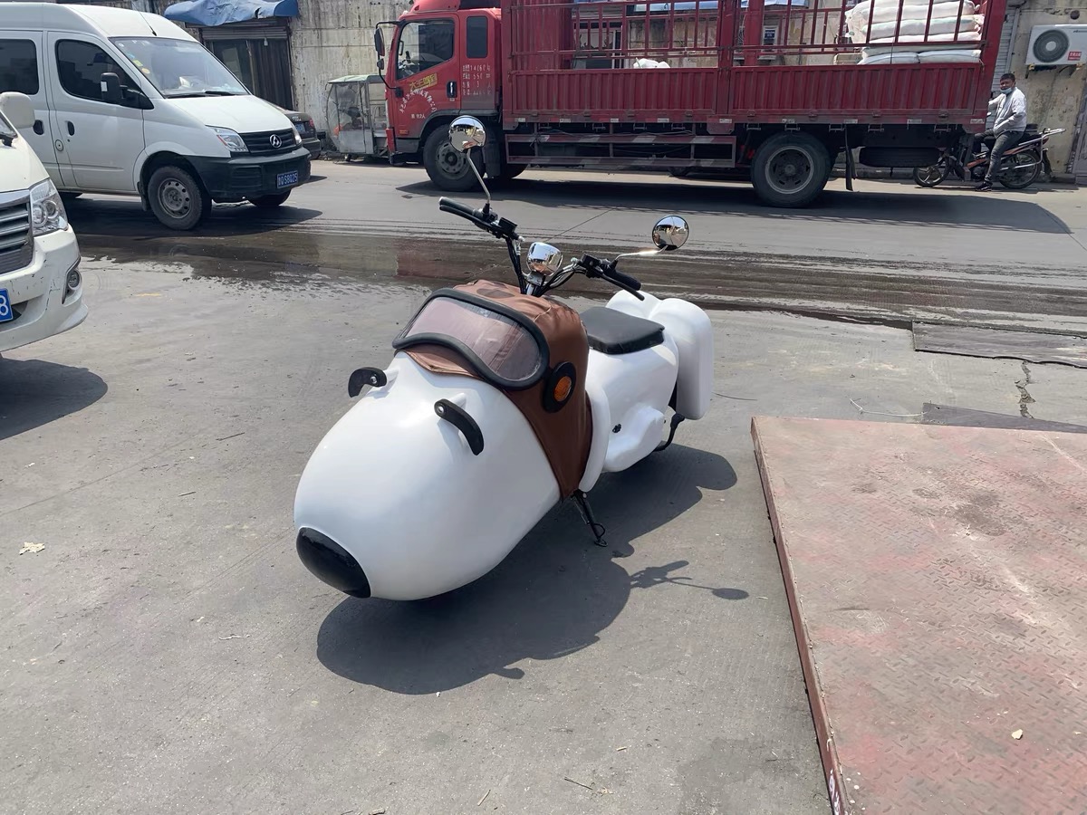 可愛到犯規的 Snoopy 電動車、行李箱，你見過嗎？