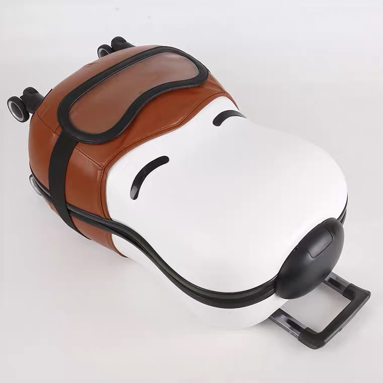 可愛到犯規的 Snoopy 電動車、行李箱，你見過嗎？
