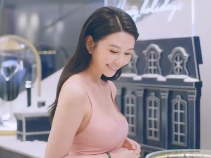 沈月 (最美星二代、邱淑貞女兒) 沈月 (最美星二代、邱淑貞女兒)