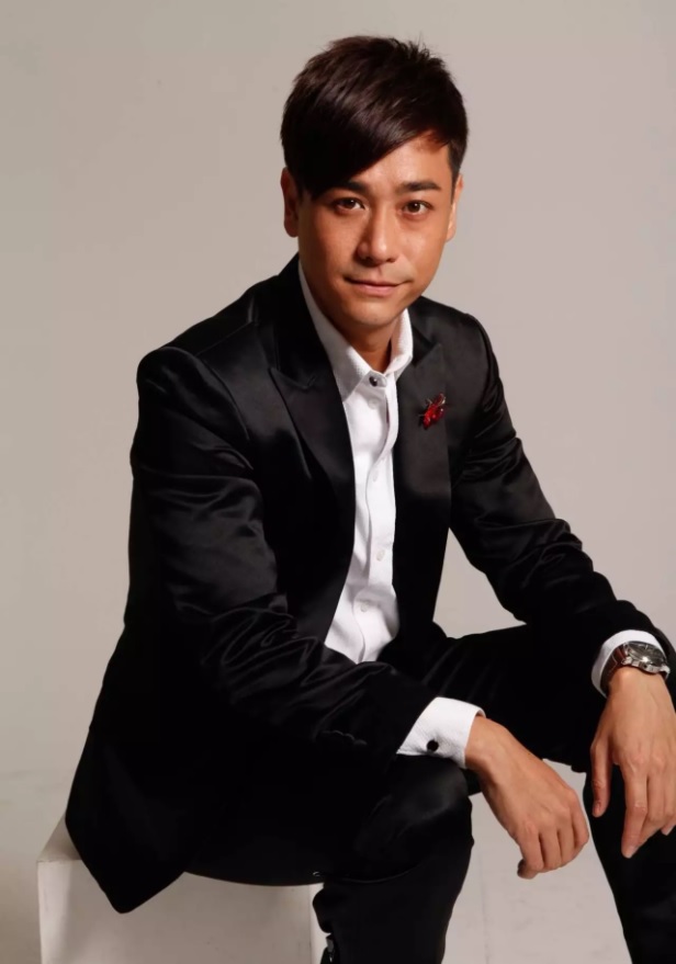 你以為他只是一名普通的 TVB 藝員，其實 ...