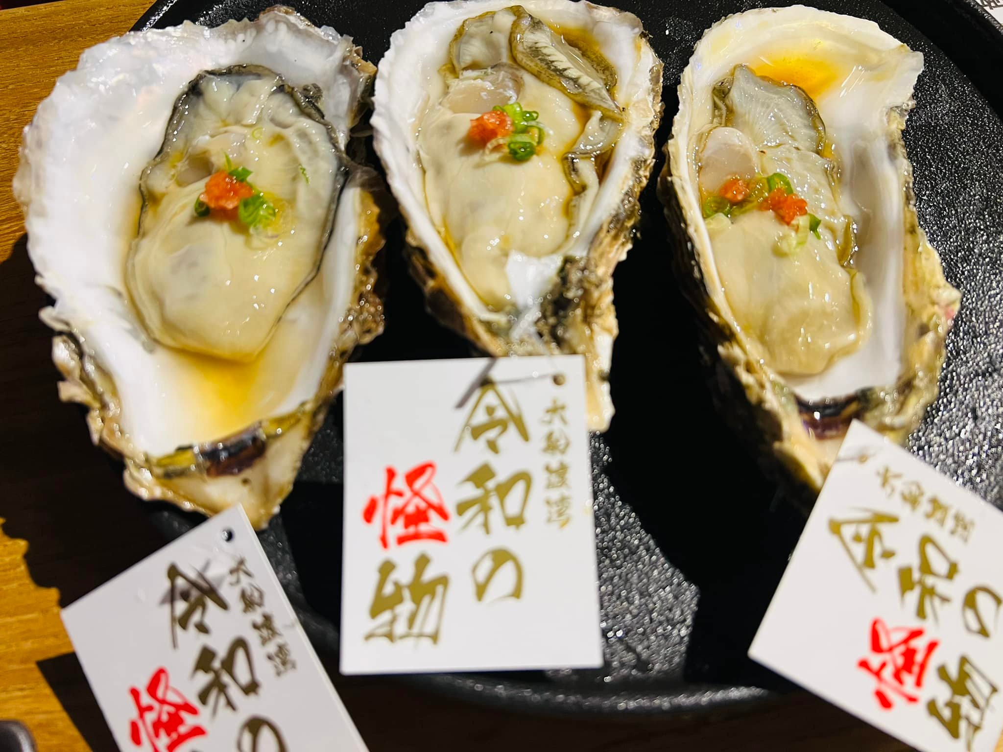 食生蠔食到有青蟲 職員都話百年一遇