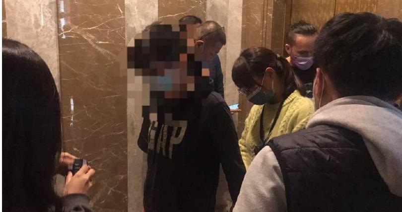 忤逆女碩士伙男友鐵錘殺老豆，居然是因為 ...