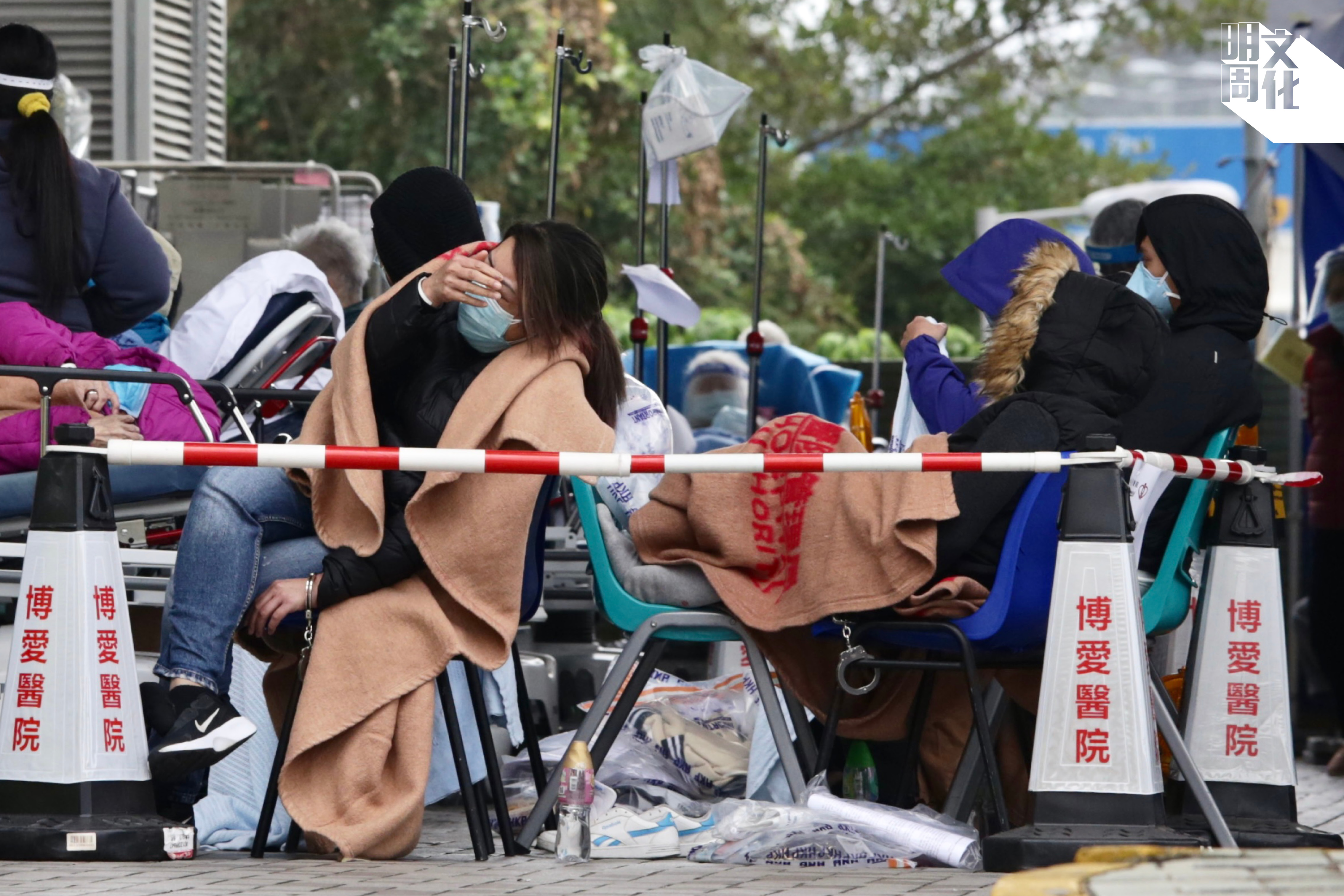 網上瘋傳：隔離人士被戴上手銬