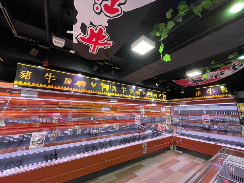 害怕封城 市民排長龍買爆 Donki 肉類食品