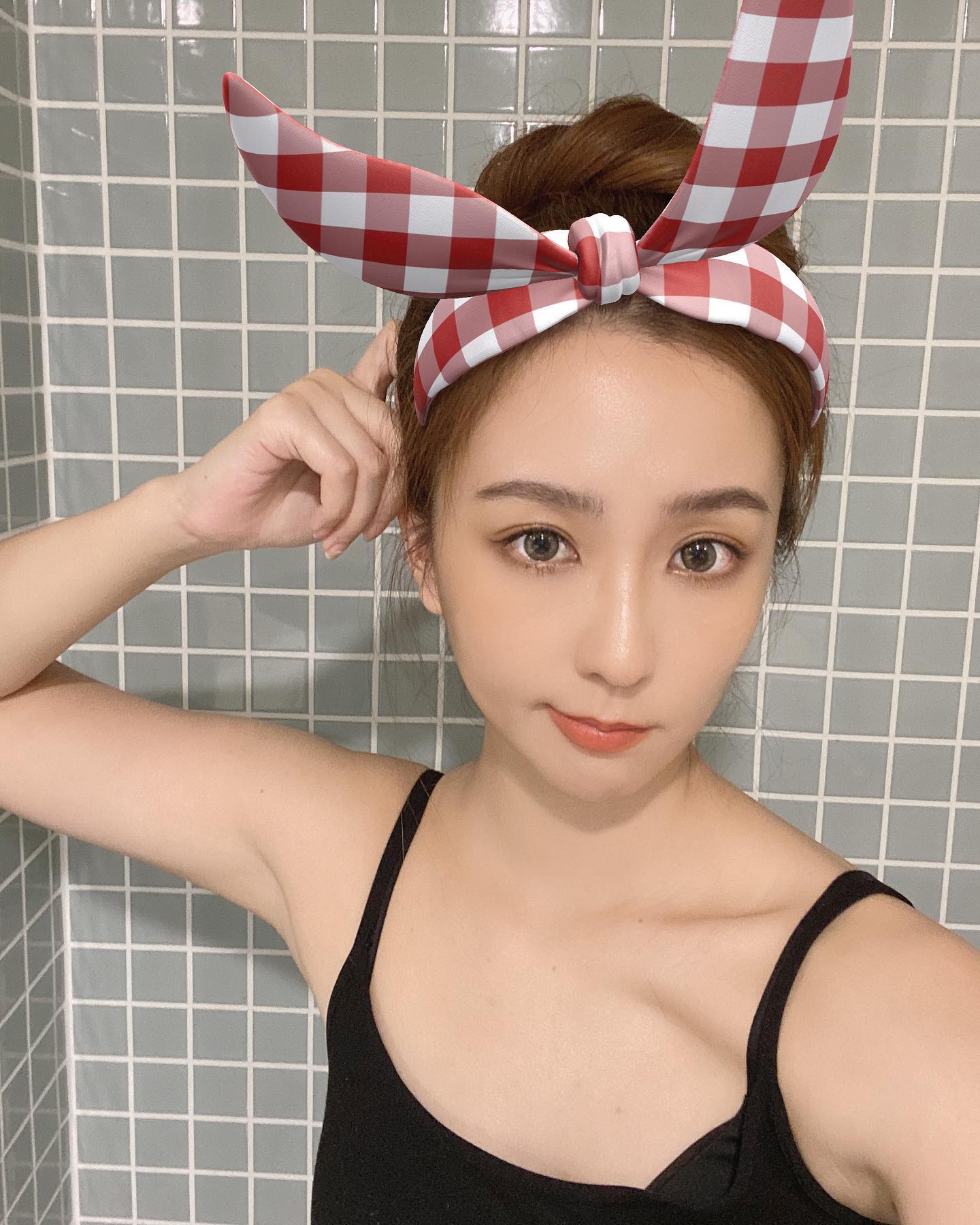 女星半夜突PO床上運動影片