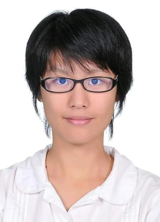 18歲被叫醜八怪 E奶正妹30歲逆襲