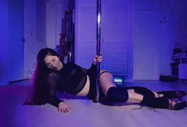 女警火辣鋼管舞瘋傳