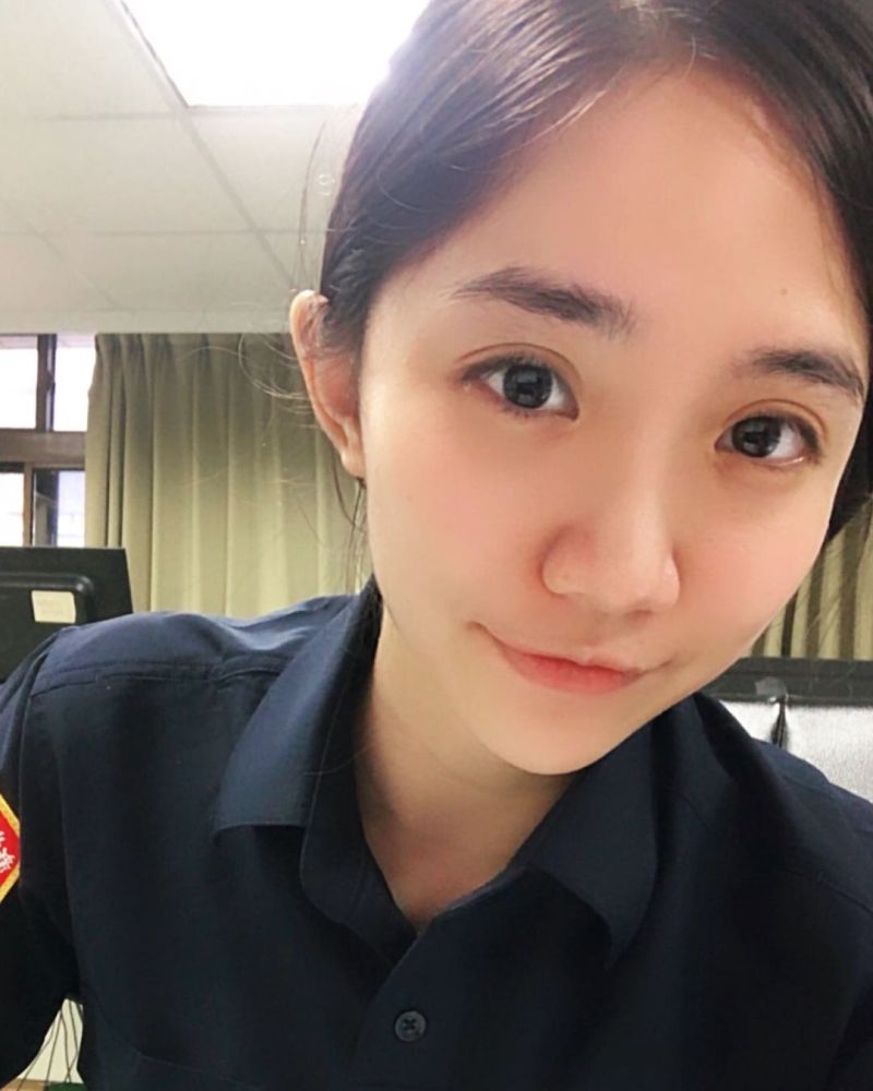 女警火辣鋼管舞瘋傳