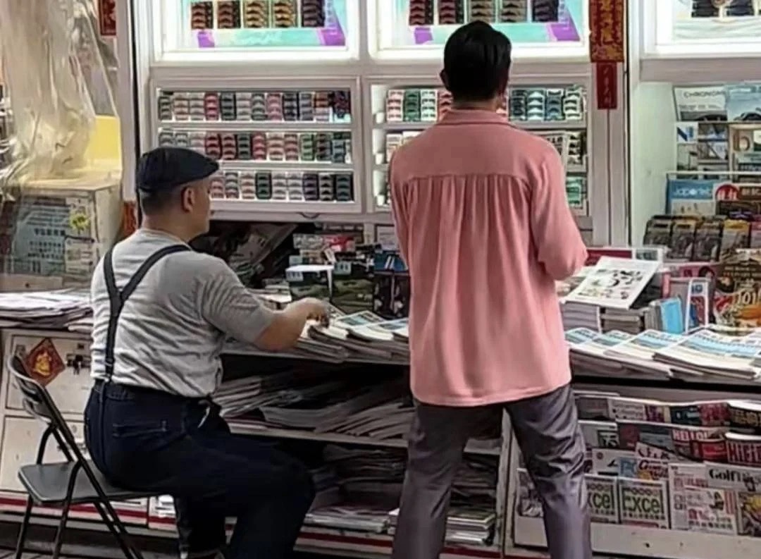 郭富城街頭拍攝 與粉絲熱情互動