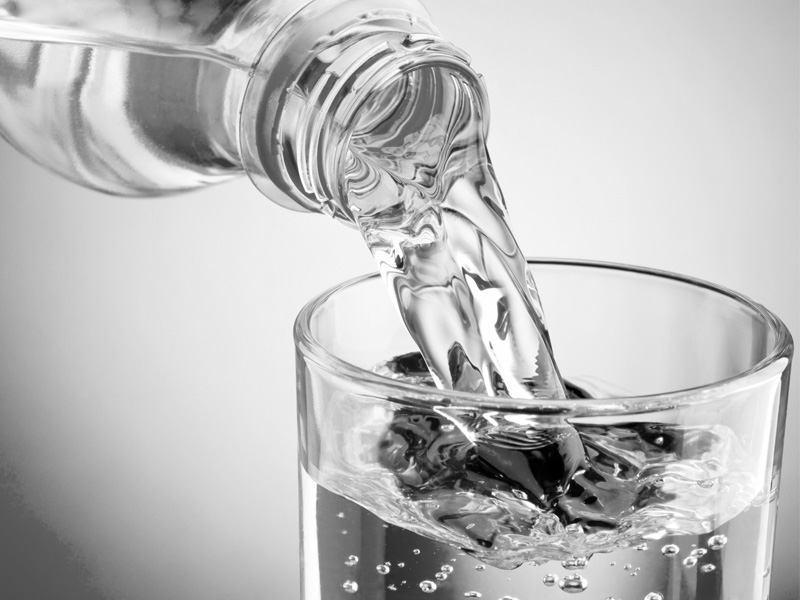 不要再喝了!其實 ... 你喝的原來是塑膠水! 不要再喝了!其實 ... 你喝的原來是塑膠水!