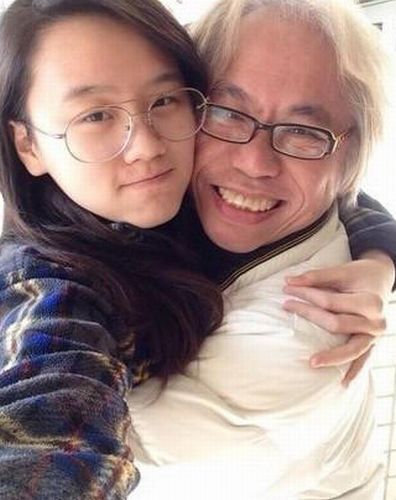 相差40歲爺孫戀，相愛10年，今日傳出噩耗