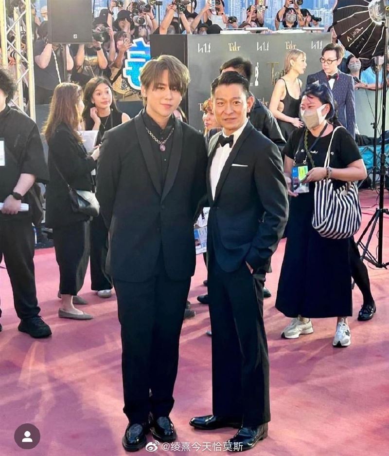 香港兩代天王「世紀合照」