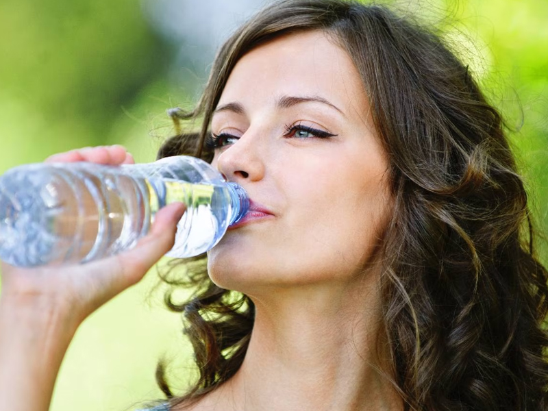 若喝水時沒這 4 表現，恭喜你，說明你身體還不錯！