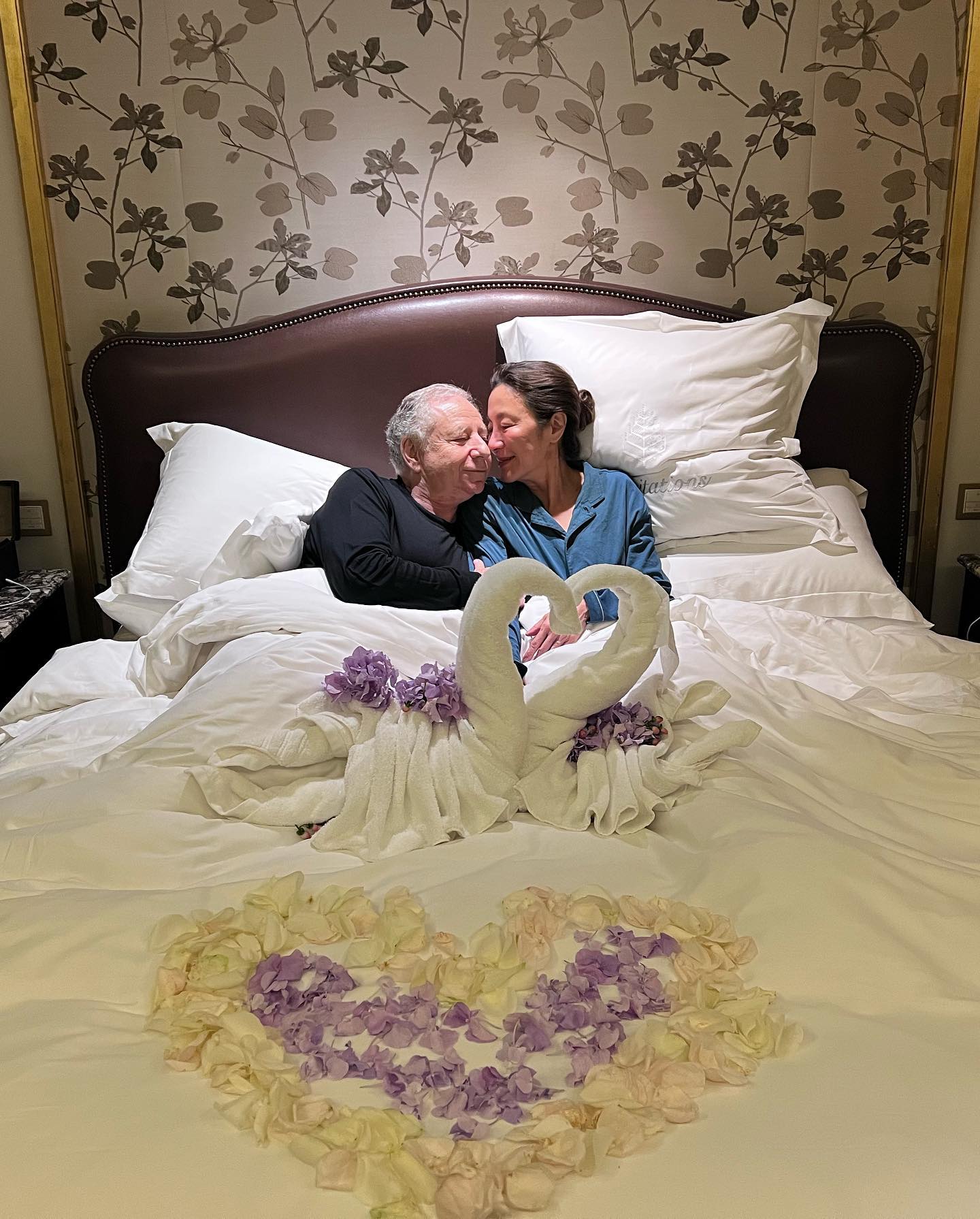 19 年愛情長跑 60 歲楊紫瓊結婚了