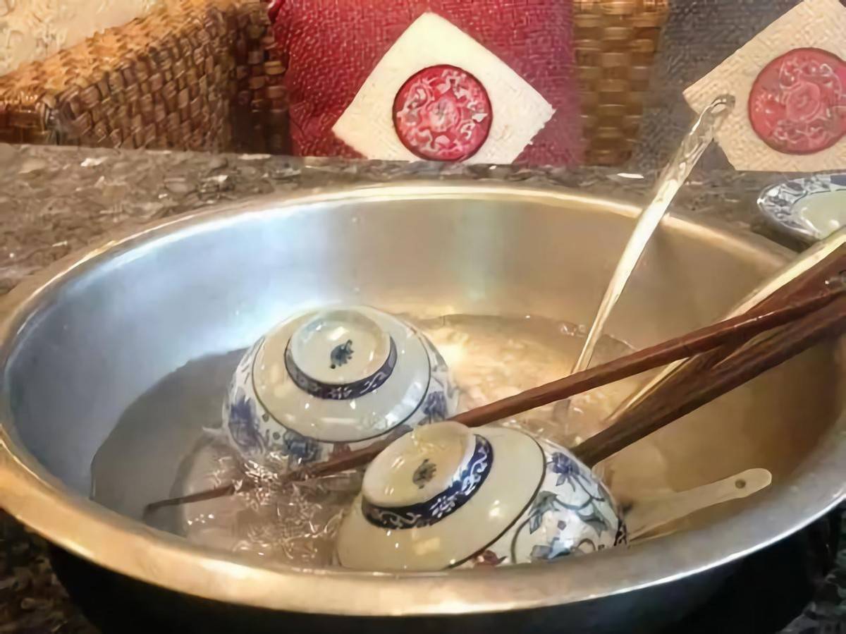 開水燙碗消毒有用嗎？真相是 ...