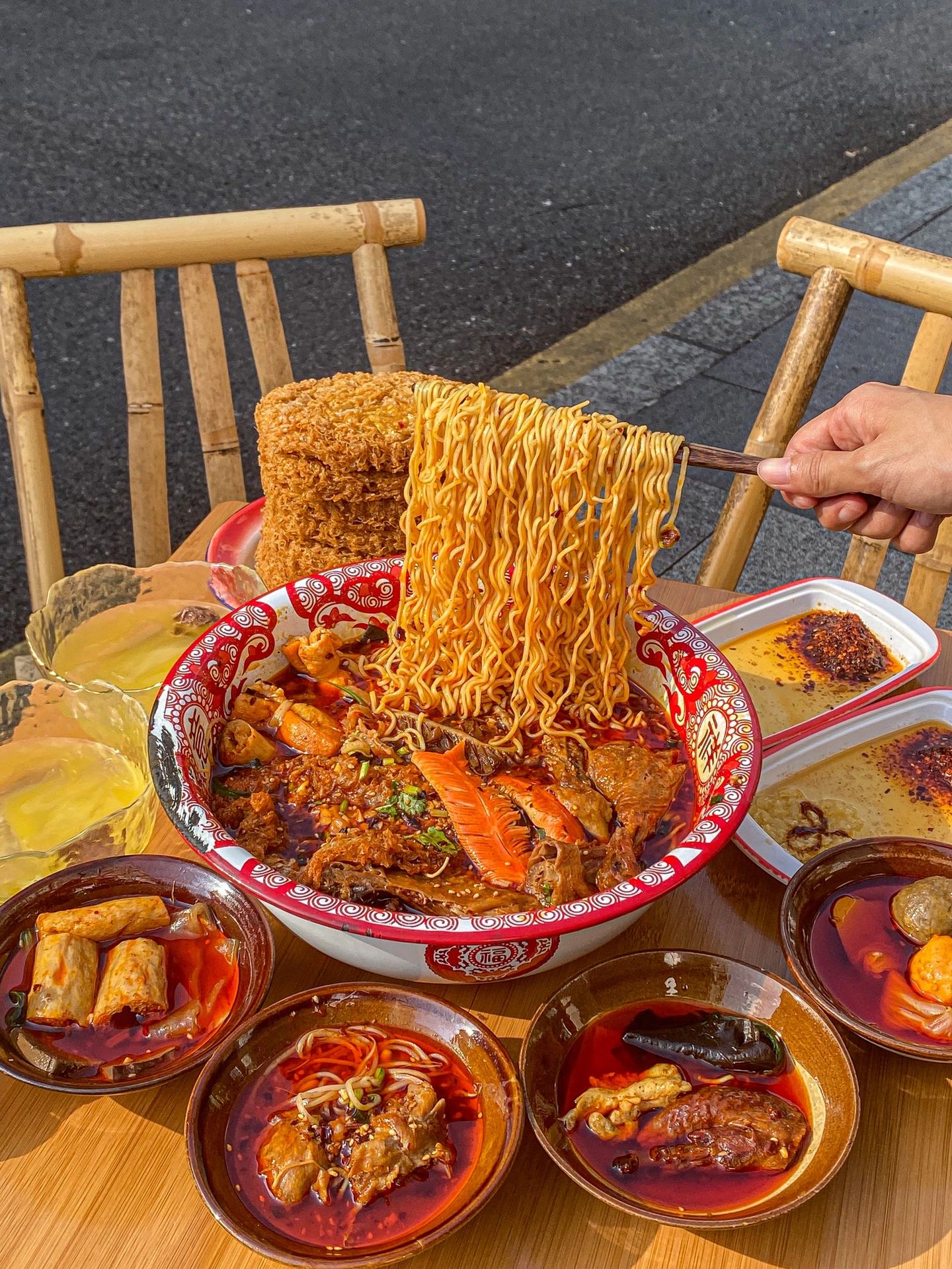 深圳：會反复去吃的路邊冒菜，人均 20 冒菜烤鴨