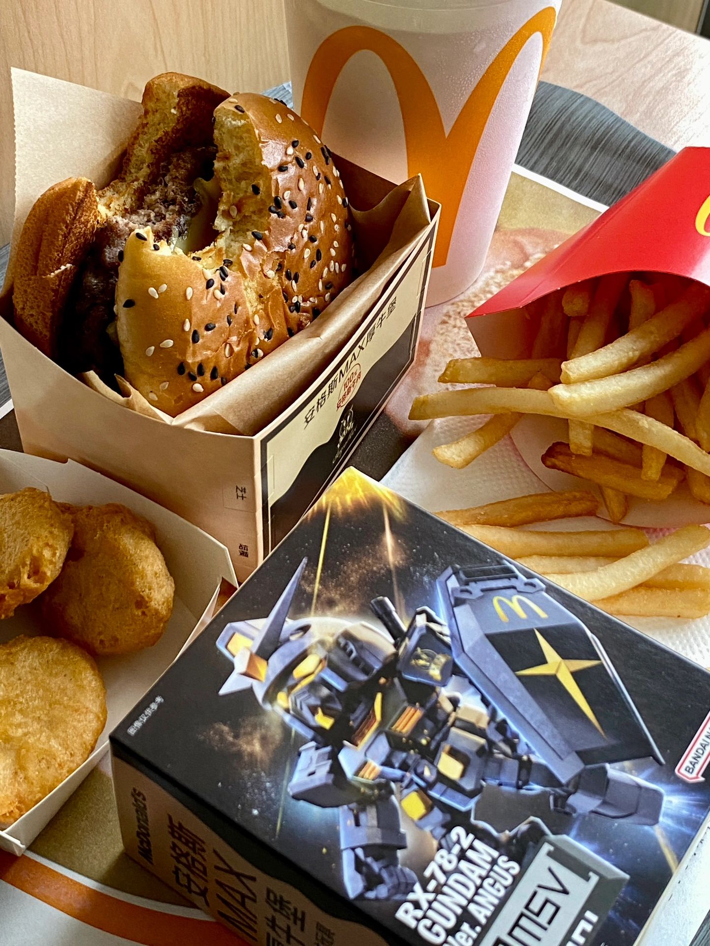 麥當勞 Crossover 高達
