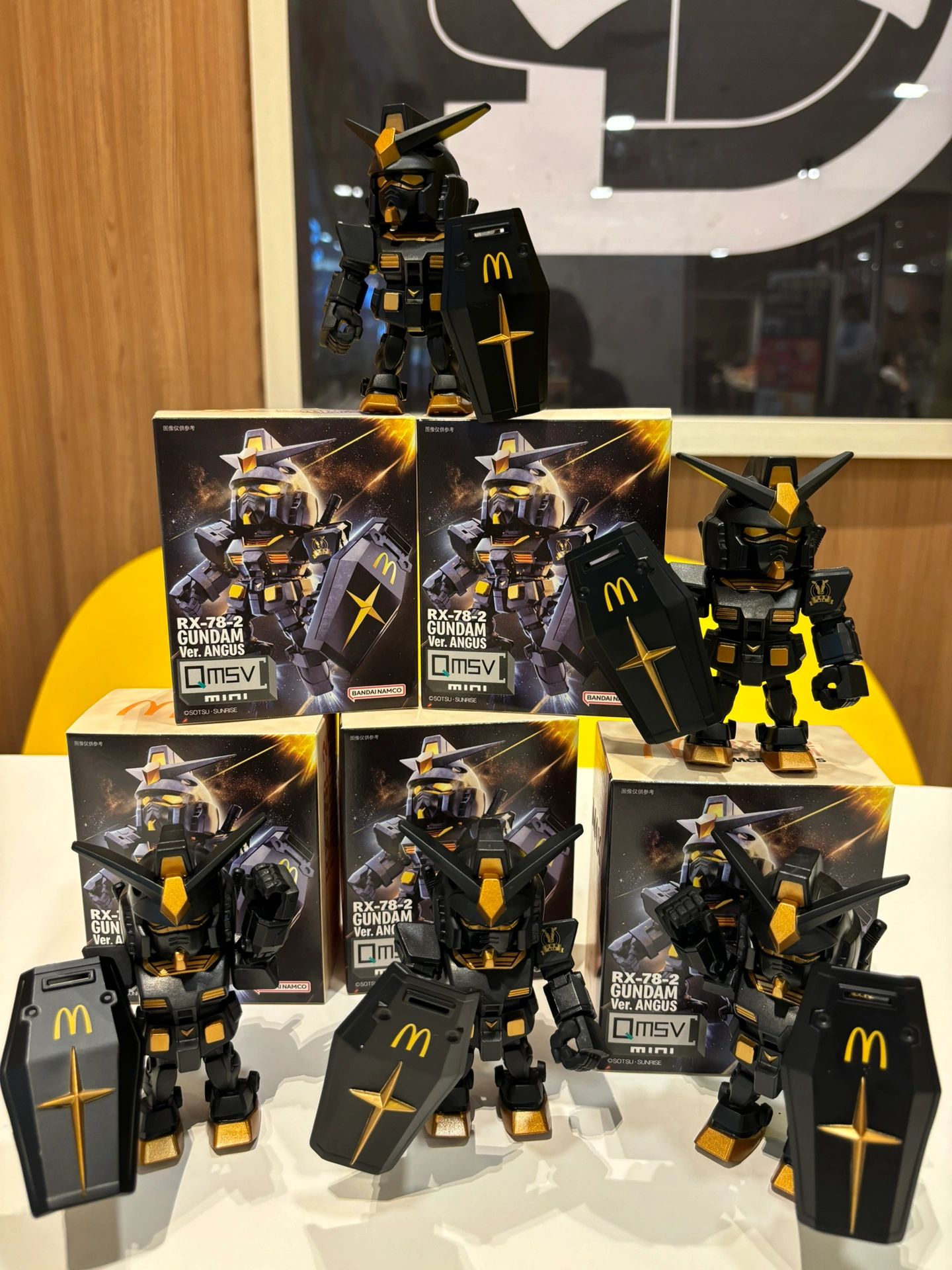 麥當勞 Crossover 高達