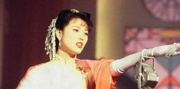 周海媚，等愛的一生