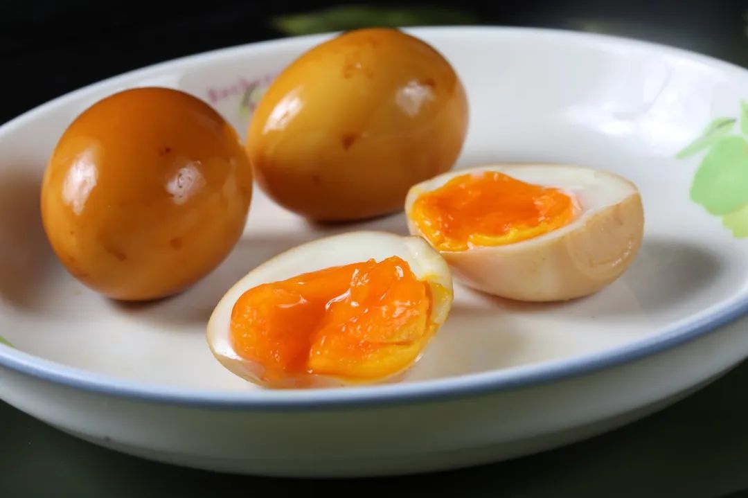 煮雞蛋為什麼蛋黃會變綠？