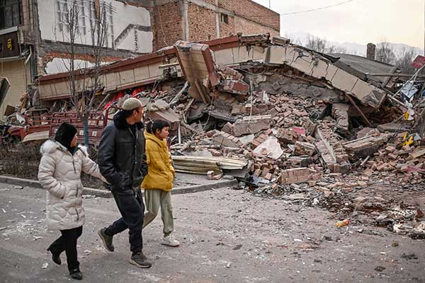 甘肅地震，瞬間畫面曝光