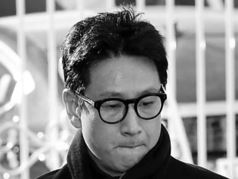 又一明星,燒炭自殺亡 又一明星,燒炭自殺亡
