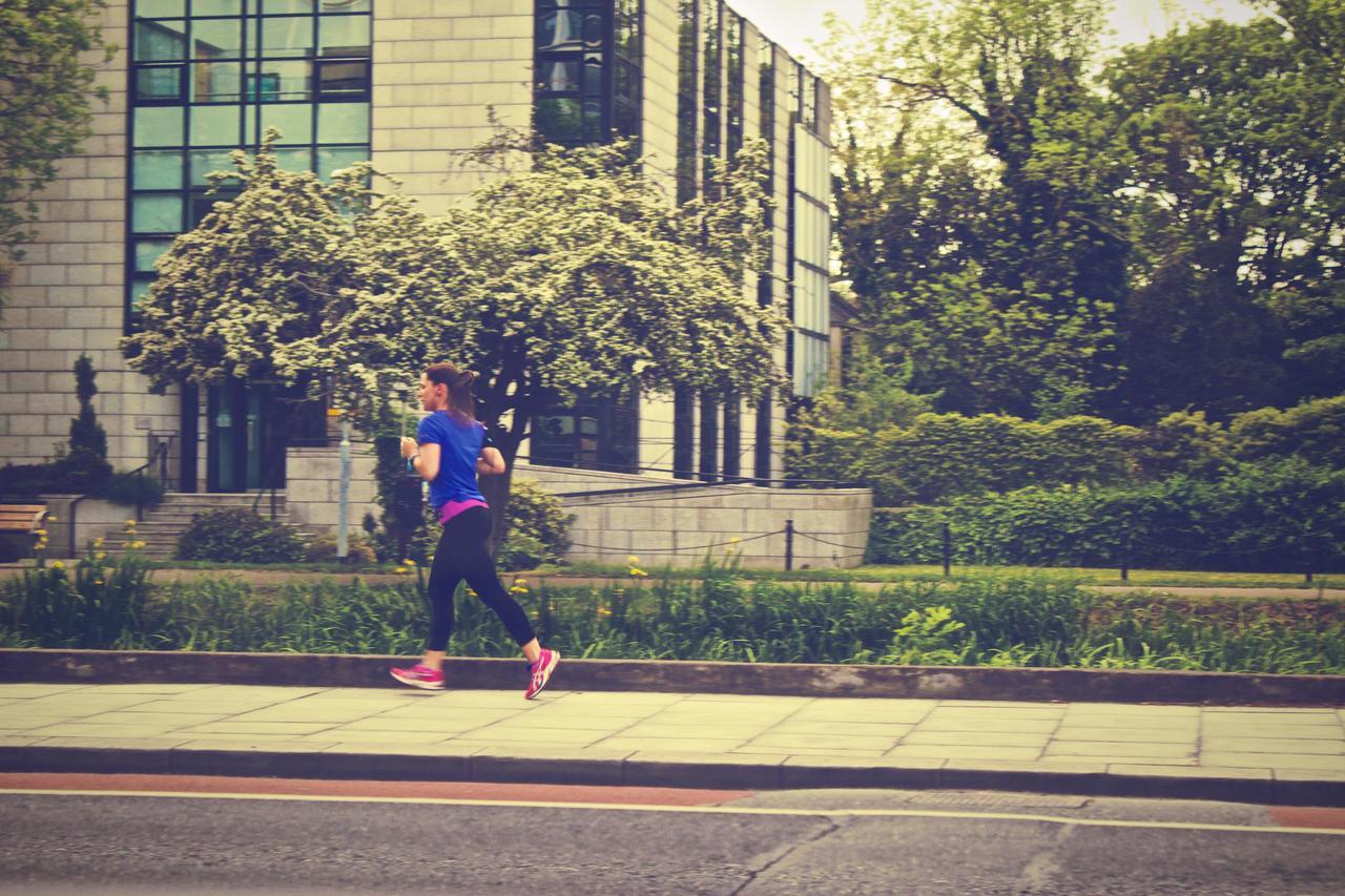 研究證實：跑步對減肥根本沒用！