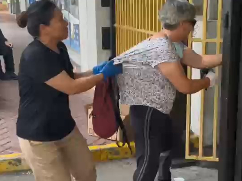 老婦偷蔥,街市職員捉拿報警 老婦偷蔥,街市職員捉拿報警