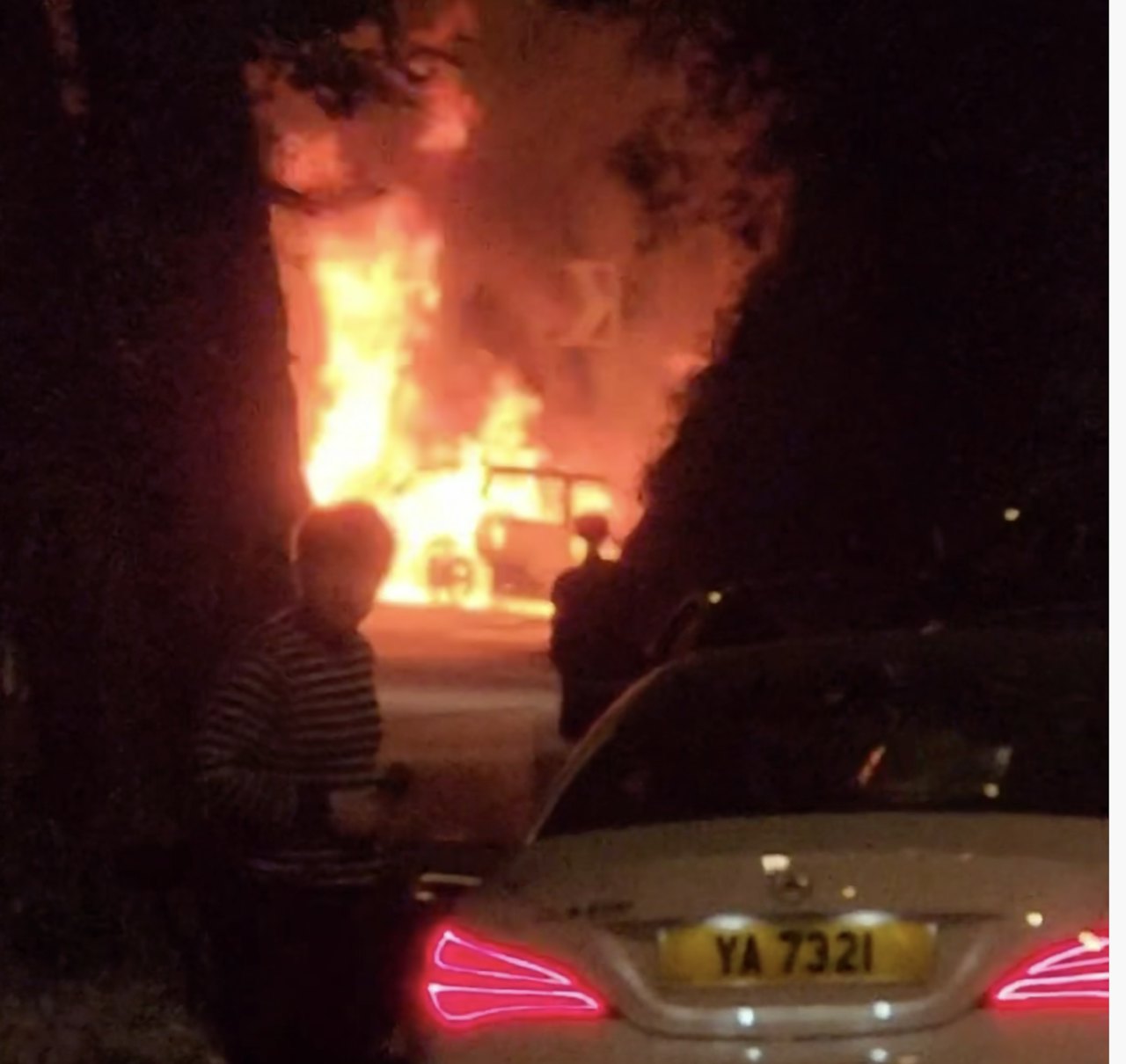 元旦車禍，荃錦公路 3 車相撞傳出爆炸聲