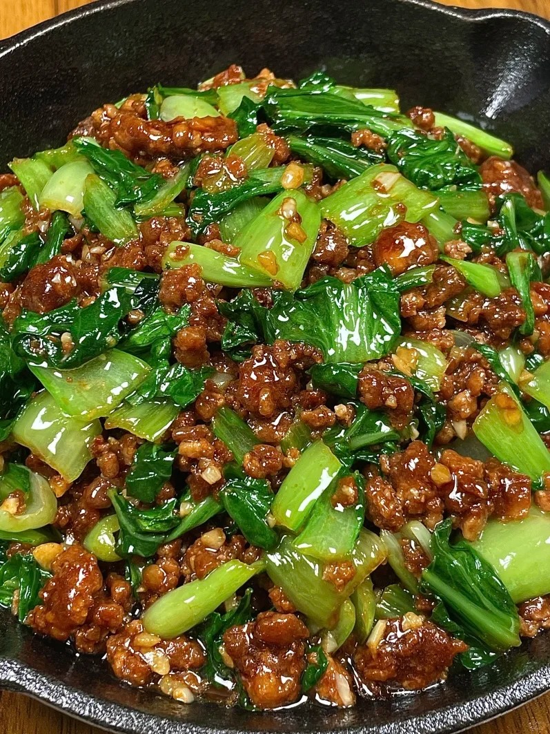 肉末炒青菜：美味到吮指的家常佳肴