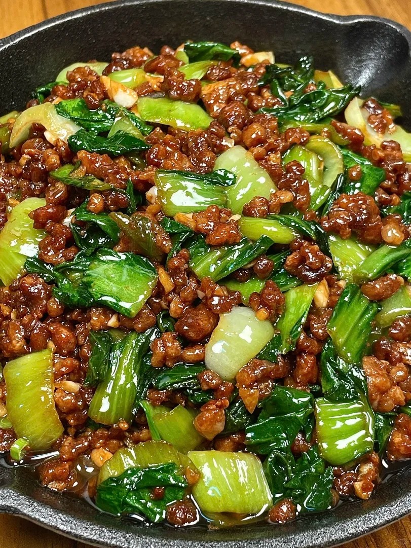 肉末炒青菜：美味到吮指的家常佳肴