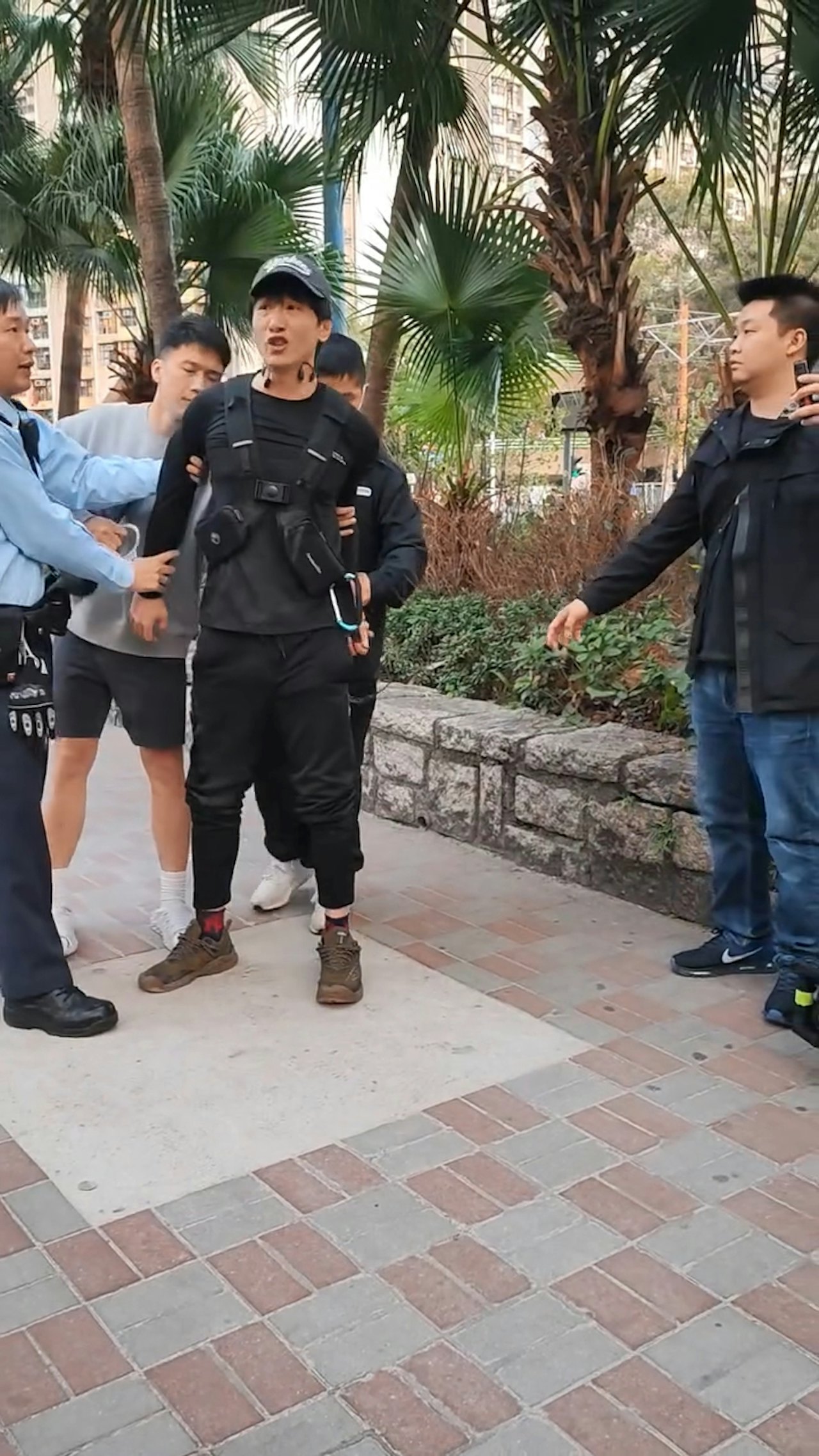 周永恆，最高可被判監禁
