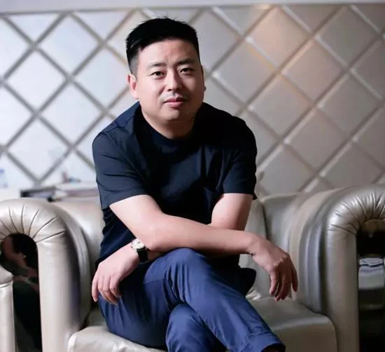 窮小子成億萬富豪，63 億買虧損超市