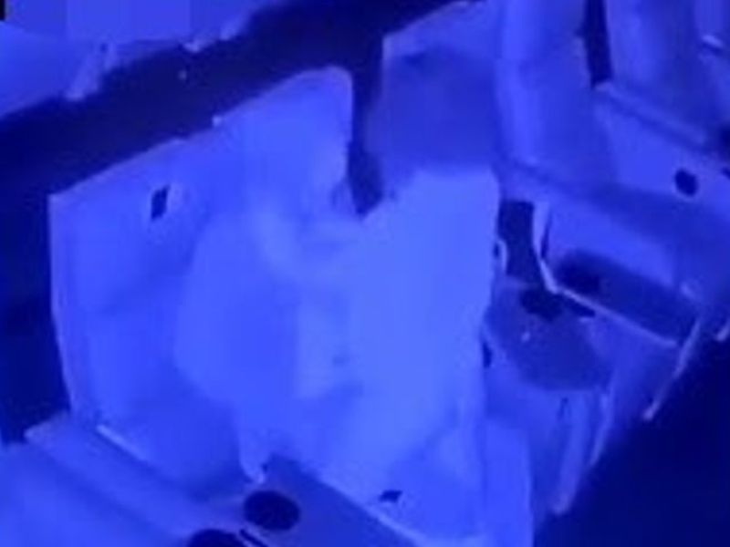 情侶慾火焚身,電影院活春宮 情侶慾火焚身,電影院活春宮